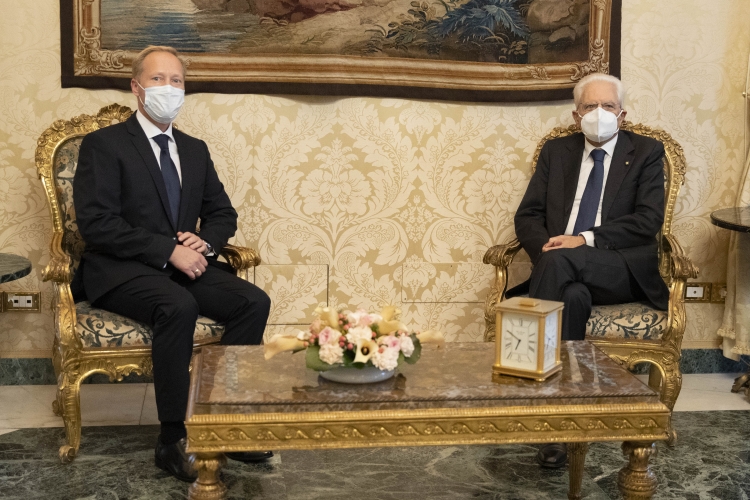 Il Presidente Sergio Mattarella con S.E. il Signor Paul TEESALU,nuovo Ambasciatore della Repubblica di Estonia,in occasione della presentazione delle Lettere Credenziali 
