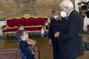 Mattarella incontra i ragazzi che salvarono un loro coetaneo in piscina