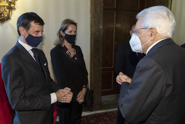 Il Presidente Mattarella con Massimo Sestini inaugura la mostra Dante 700. Un ritratto di Dante e i luoghi del poeta nelle fotografie di Massimo Sestini 