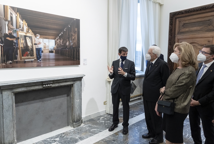 Il Presidente Mattarella con Massimo Sestini inaugura la mostra Dante 700. Un ritratto di Dante e i luoghi del poeta nelle fotografie di Massimo Sestini 