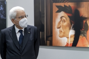 Il Presidente Mattarella inaugura la mostra Dante 700. Un ritratto di Dante e i luoghi del poeta nelle fotografie di Massimo Sestini 