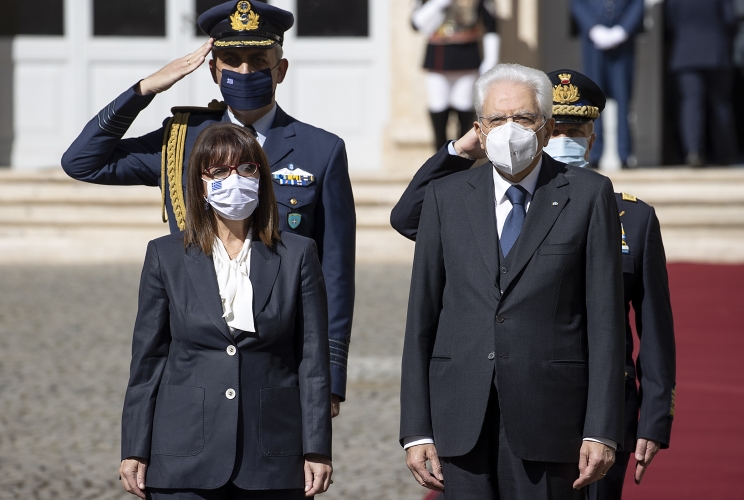 Il Presidente Sergio Mattarella con il Presidente della Repubblica Ellenica, S.E. la Signora Katerina Sakellaropoulou, in visita ufficiale