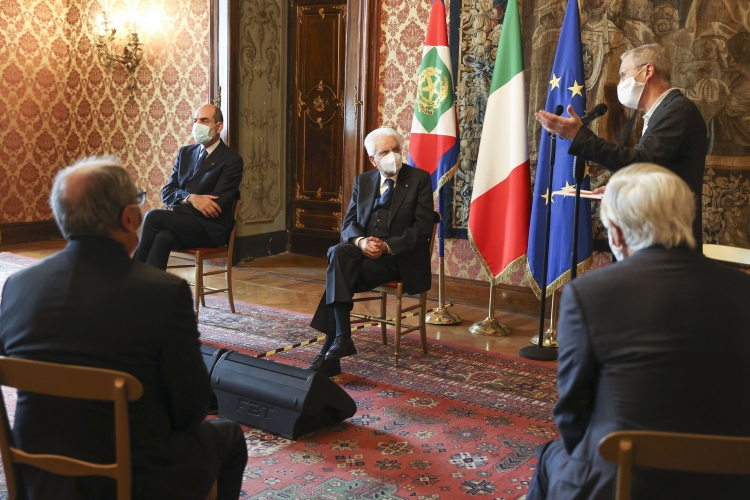 Il Presidente Sergio Mattarella incontra Don Dante CARRARO, Direttore della Ong-Onlus Medici con l’Africa Cuamm,con una delegazione. 
