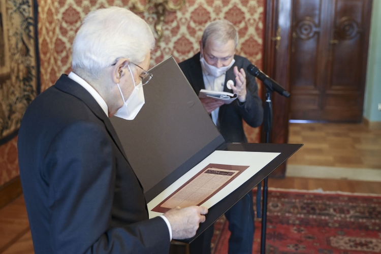 Il Presidente Sergio Mattarella incontra Don Dante CARRARO, Direttore della Ong-Onlus Medici con l’Africa Cuamm,con una delegazione. 
