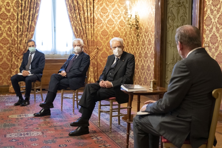 Il Presidente Sergio Mattarella incontra il Presidente Pierluigi STEFANINI e il Portavoce Enrico GIOVANNINI,di ASVIS – Alleanza Italiana per lo Sviluppo Sostenibile,con una delegazione dell’Associazione
