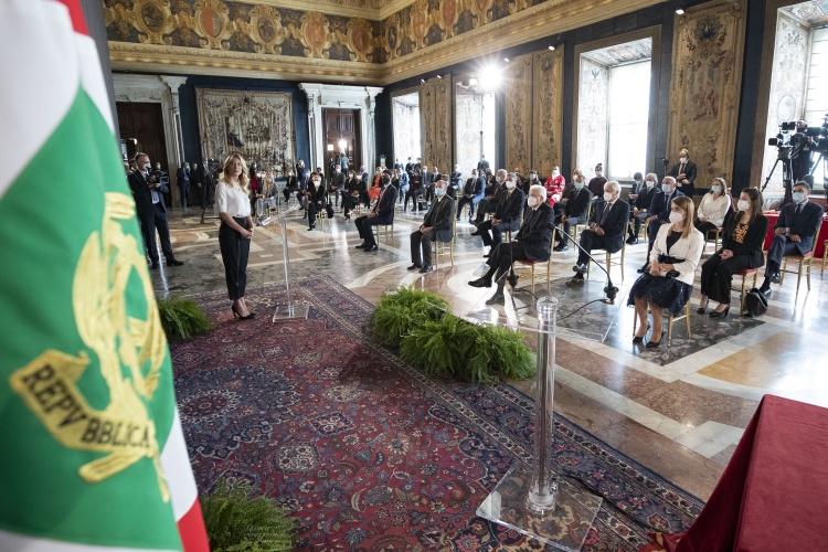 Il Presidente della Repubblica Sergio Mattarella in occasione della cerimonia di consegna delle onorificenze OMRI conferite "motu proprio" a cittadini distintisi nell’ambito dell’emergenza da pandemia Covid
