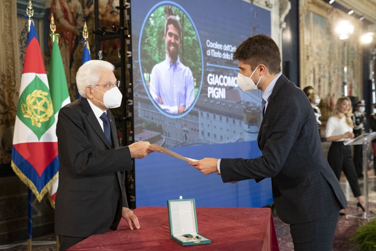 Il Presidente Sergio Mattarella conferisce "motu proprio" l'onorificenza di Ufficiale dell'Ordine al Merito della Repubblica Italiana a Giacomo Pigni   
