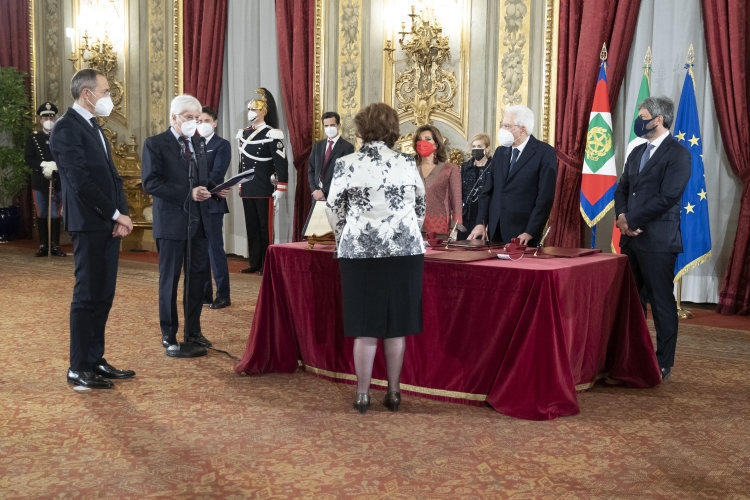 Il Presidente Sergio Mattarella durante la cerimonia di giuramento del nuovo Giudice della Corte Costituzionale, Maria Rosaria San Giorgio 
