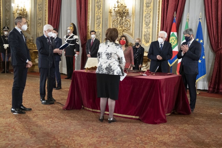 Il Presidente Sergio Mattarella durante la cerimonia di giuramento del nuovo Giudice della Corte Costituzionale, Maria Rosaria San Giorgio 

