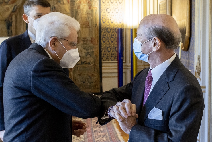 Il Presidente Sergio Mattarella con S.E. il Signor Lewis M. Eisenberg,  Ambasciatore degli Stati Uniti d'America, in visita di congedo