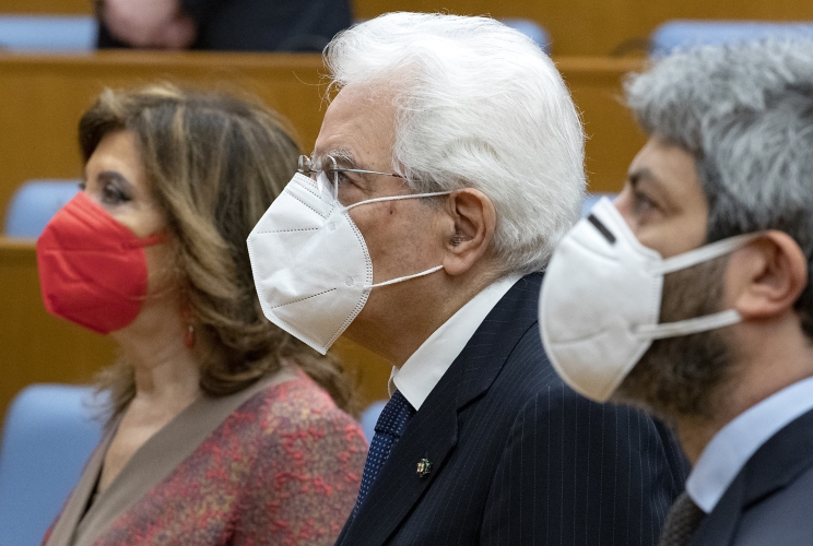Il Presidente Sergio Mattarella con la Sen. Avv. Maria Elisabetta Alberti Casellati, Presidente del Senato della Repubblica, e l'On. Roberto Fico, Presidente della Camera dei Deputati, in occasione della Celebrazione del Giorno del Ricordo delle Foibe e dell’Esodo Giuliano-Dalmata