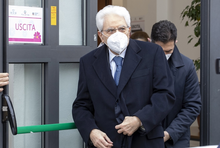 Il Presidente Sergio Mattarella all'Ospedale Spallanzani, in occasione della somministrazione del vaccino anti Covid-19