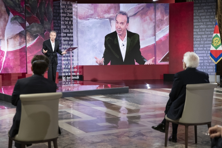 Roberto Benigni recita il XXV Canto del Paradiso al Quirinale in occasione della celebrazione del “Dantedì”
