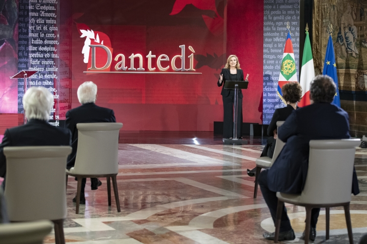 Serena Bortone presenta il “Dantedì” al Quirinale

