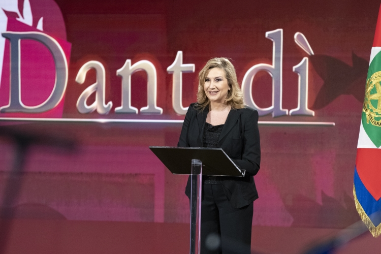 Serena Bortone presenta il “Dantedì” al Quirinale
