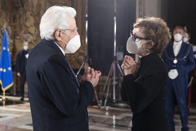 Il Presidente della Repubblica Sergio Mattarella con Nicoletta Braschi al termine della celebrazione del “Dantedì”
