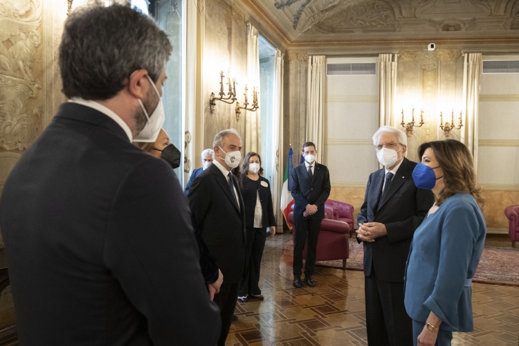 Il Presidente della Repubblica Sergio Mattarella con il Presidente del Senato, Maria Elisabetta Alberti Casellati in occasione della cerimonia di celebrazione del Giorno della Memoria dedicato alle vittime del terrorismo a Palazzo Madama