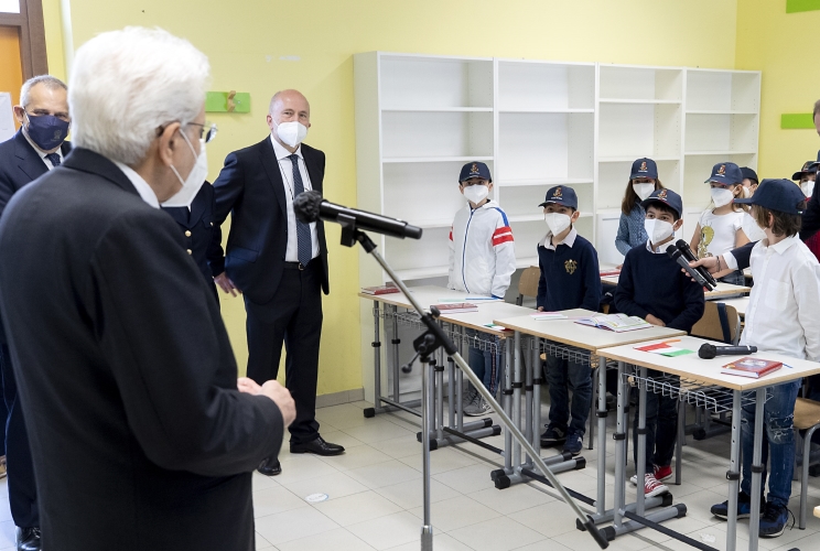 Il Presidente Sergio Mattarella incontra alcuni studenti dell’Istituto Comprensivo Fiume Giallo – Scuola 
Primaria Geronimo Stilton, in occasione della presentazione de “Il mio diario” per l’anno scolastico 2021/2022.
