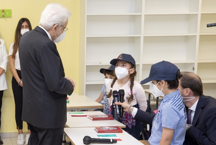 Il Presidente Sergio Mattarella incontra alcuni studenti dell’Istituto Comprensivo Fiume Giallo – Scuola 
Primaria Geronimo Stilton, in occasione della presentazione de “Il mio diario” per l’anno scolastico 2021/2022.
