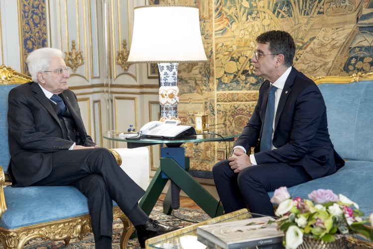 Il Presidente Sergio Mattarella a colloquio con Stefano Carmine De Michele, Capo del Dipartimento dell’Amministrazione Penitenziaria, in occasione dell'incontro con una rappresentanza del Corpo di Polizia Penitenziaria 