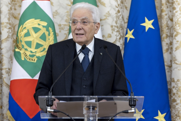 Il Presidente Sergio Mattarella nel corso dell'incontro con Stefano Carmine De Michele, Capo del Dipartimento dell’Amministrazione Penitenziaria, e una rappresentanza del Corpo di Polizia Penitenziaria 