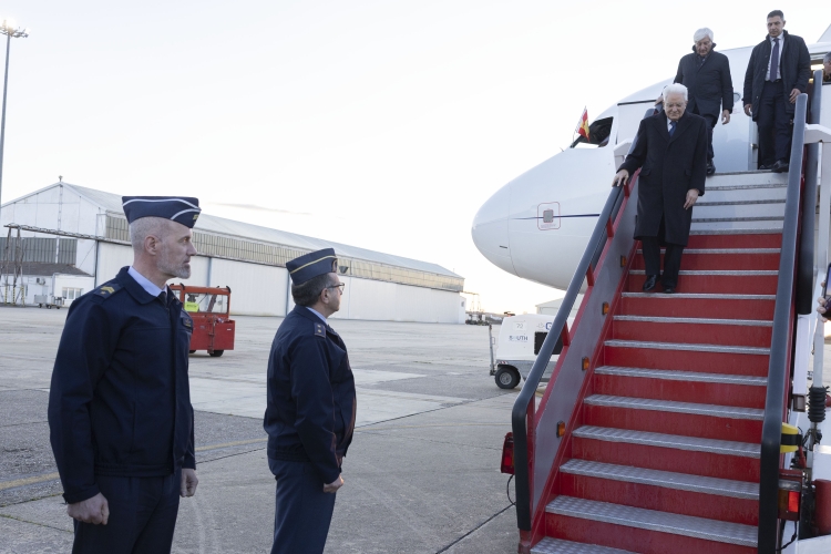 Il Presidente della Repubblica Sergio Mattarella all’aeroporto di Salamanca – Matacán  
