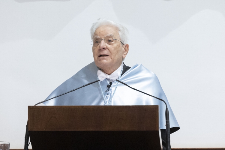 Il Presidente della Repubblica Sergio Mattarella in occasione della cerimonia di consegna dell’onorificenza accademica di Dottore Honoris Causa conferita dall’Università di Salamanca

