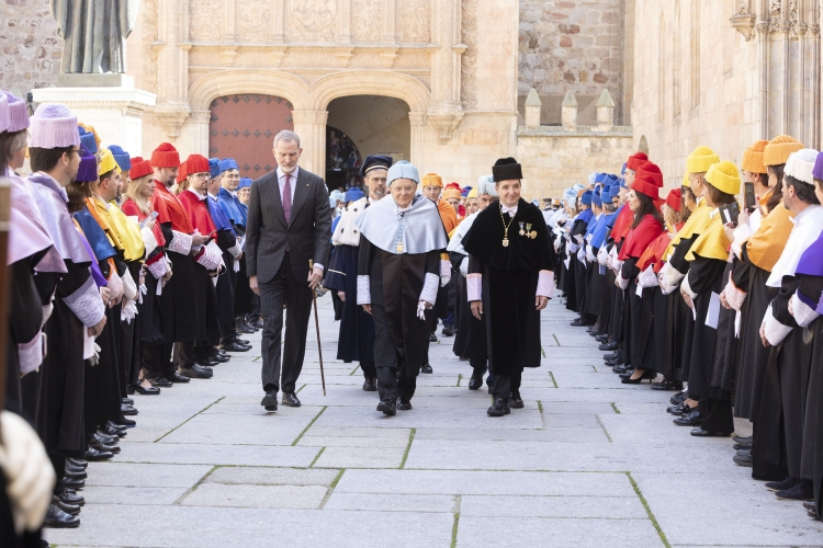 Il Presidente della Repubblica Sergio Mattarella in occasione della cerimonia di consegna dell’onorificenza accademica di Dottore Honoris Causa conferita dall’Università di Salamanca

