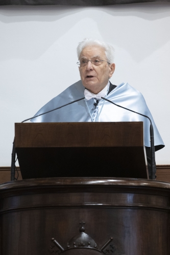 Il Presidente della Repubblica Sergio Mattarella in occasione della cerimonia di consegna dell’onorificenza accademica di Dottore Honoris Causa conferita dall’Università di Salamanca

