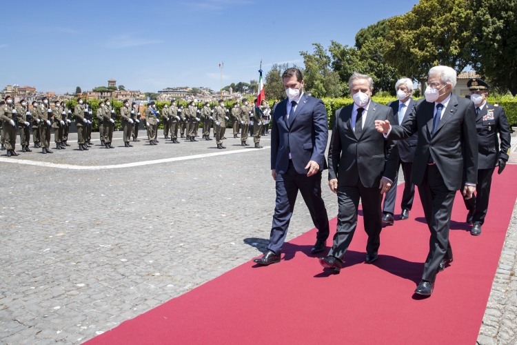 Il Presidente Sergio Mattarella incontra i Capitani Reggenti della Repubblica di San Marino, LL.EE.,i Signori Gian Carlo Venturini e Marco Nicolini, in visita ufficiale. 

