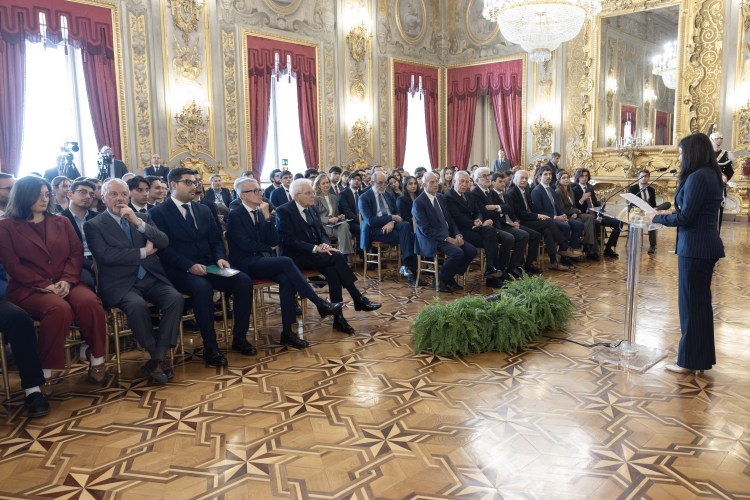Il Presidente Sergio Mattarella incontra una delegazione di studenti di scuole di giornalismo 

