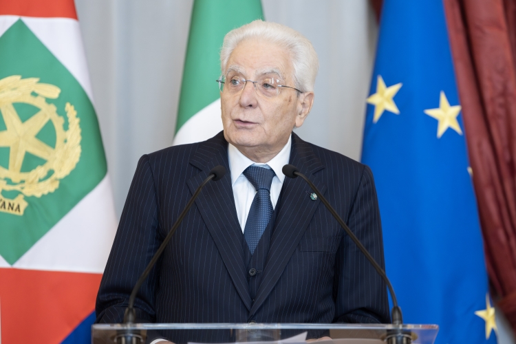 Il Presidente Sergio Mattarella incontra una delegazione di studenti di scuole di giornalismo 
