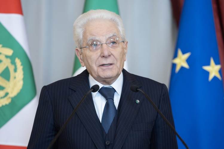 Il Presidente Sergio Mattarella incontra una delegazione di studenti di scuole di giornalismo 
