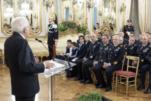 Il Presidente Sergio Mattarella nel corso dell'incontro con una rappresentanza dell’Aeronautica Militare in occasione del 103° anniversario di fondazione
