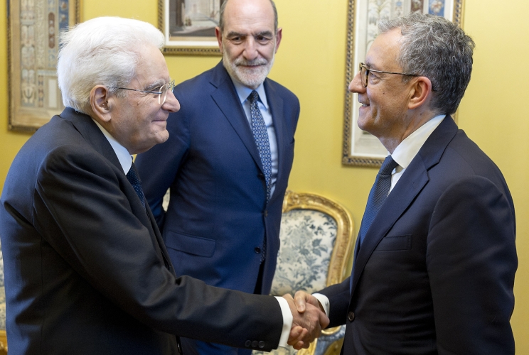 Il Presidente Sergio Mattarella con Paolo Ambrosini, Presidente dell'Associazione Librai Italiani