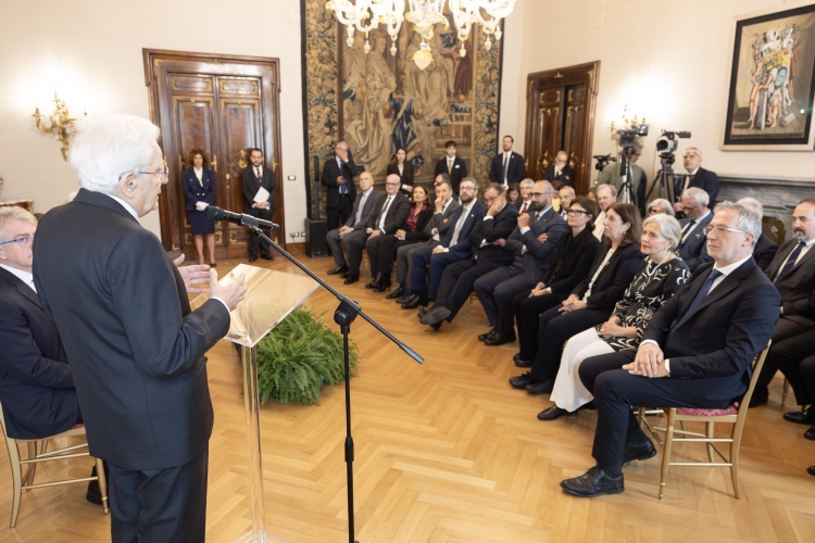 Il Presidente Sergio Mattarella in occasione dell'incontro con una delegazione dei Presidenti degli Enti di Ricerca 

