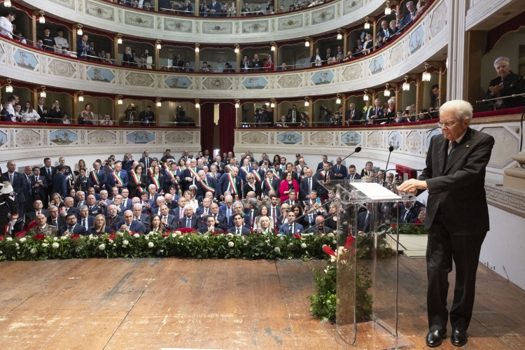 Il Presidente della Repubblica Sergio Mattarella al Teatro Feronia di San Severino Marche, in occasione dell’81° Anniversario della Liberazione 
