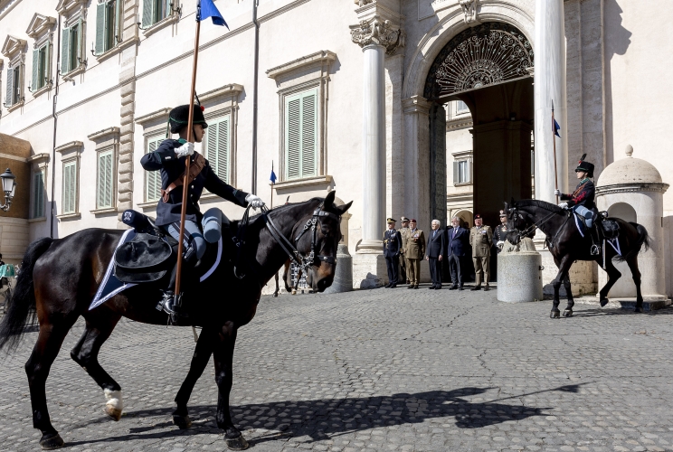 Cambio della Guardia d’Onore, in forma solenne, in occasione del 165° anniversario della fondazione dell’Esercito italiano, all presenza del Presidente della Repubblica Sergio Mattarella