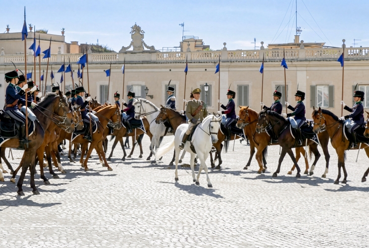 Cambio della Guardia d’Onore, in forma solenne, in occasione del 165° anniversario della fondazione dell’Esercito italiano, all presenza del Presidente della Repubblica Sergio Mattarella, nella foto il cavallo che venne donato dal Presidente della Repubblica Algerina Democratica e Popolare, Abdelmadjid Tebboune, al Presidente Mattarella in occasione della visita in Algeria nel novembre del 2021