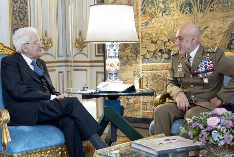Il Presidente Sergio Mattarella in occasione dell'Incontro con il Capo di Stato Maggiore dell’Esercito, Gen. C.A. Carmine Masiello