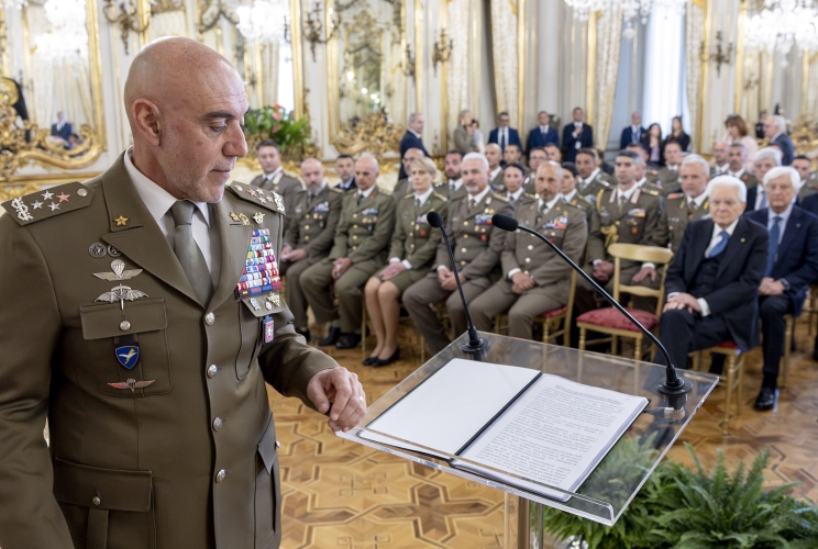 Il Presidente Sergio Mattarella in occasione dell'Incontro con il Capo di Stato Maggiore dell’Esercito, unitamente ad una rappresentanza dell’Esercito italiano, nel 165° 
anniversario di fondazione