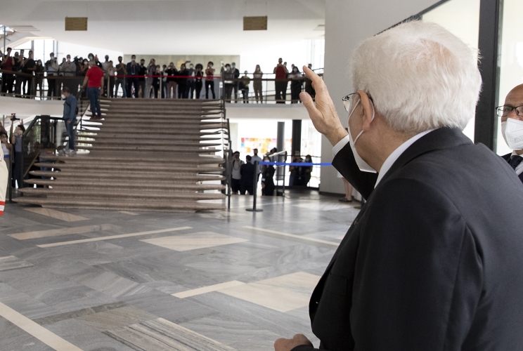  Il Presidente della Repubblica Sergio Mattarella alla cerimonia di inaugurazione dell’accademico 2020- 2021 dell’Università degli Studi di Milano risponde al saluto degli studenti