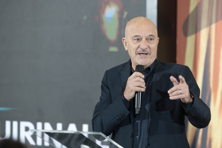 Claudio Bisio conduttore della cerimonia di presentazione dei candidati ai Premi “David di Donatello” per l’anno 2026 
