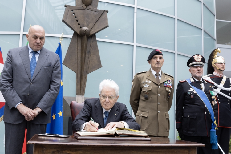 Il Presidente Mattarella in occasione del giuramento del 15° corso triennale degli Allievi Marescialli dei Carabinieri