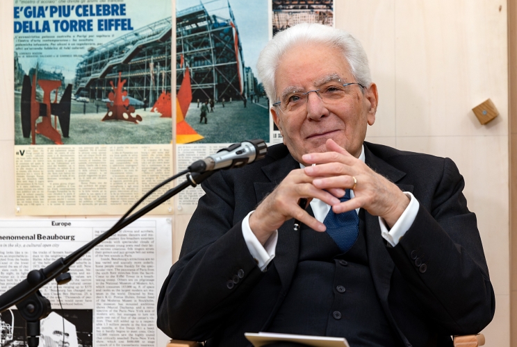 Il Presidente Sergio Mattarella nel corso dell'incontro con alcuni studenti del Politecnico