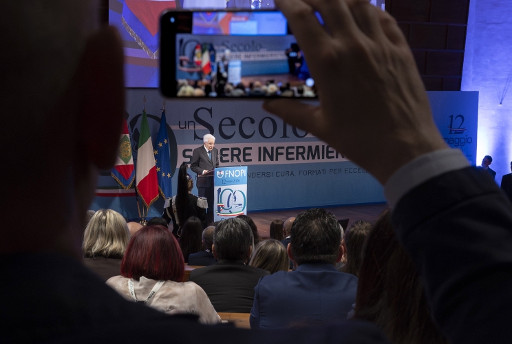 Il Presidente Sergio Mattarella alla cerimonia in occasione del centenario della giornata internazionale dell’infermiere