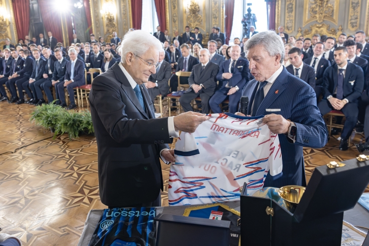 Il Presidente della Repubblica Sergio Mattarella con Ezio Maria Simonelli, Presidente della Lega Serie A   
