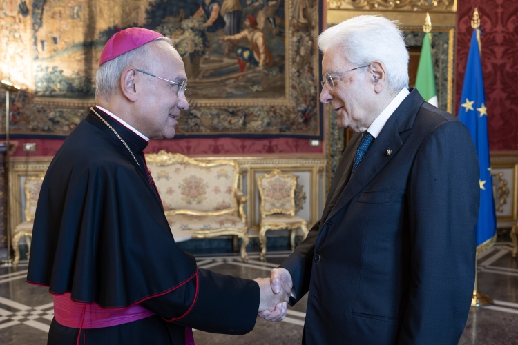Il Presidente Mattarella con S.E. Rev.ma Mons. Edgar PEÑA Parra, Nunzio Apostolico, in occasione della presentazione delle Lettere Credenziali
