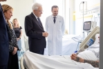 Il Presidente Mattarella in visita ai feriti di Modena e Bologna