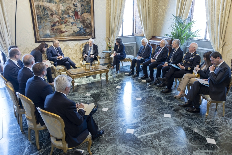Il Presidente Sergio Mattarella nel corso dei colloqui con Karol Nawrocki, Presidente della Repubblica di Polonia